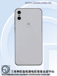 Motorola One en certificación - cámara Dual posterior con flash LED